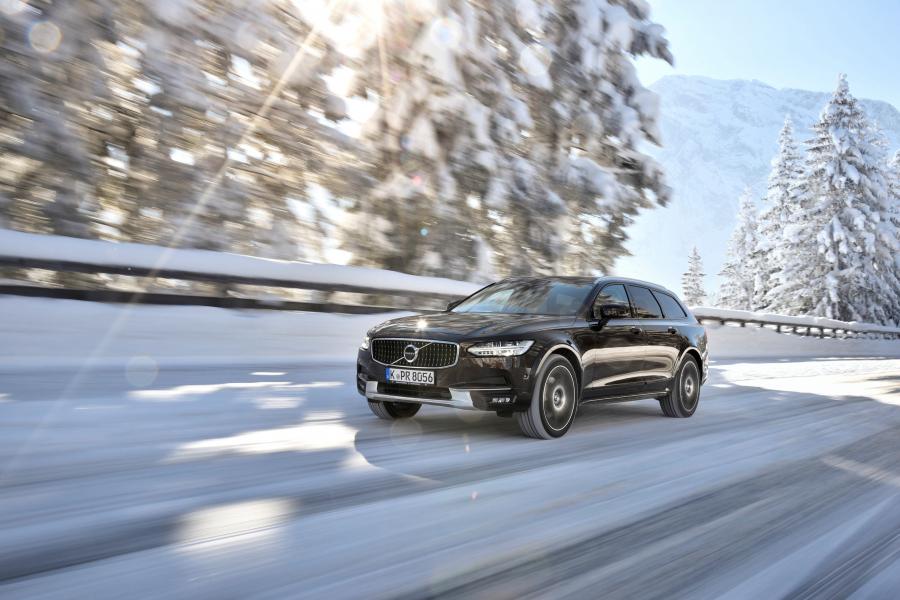  Volvo V90 D5 Cross Country 2016 года  (WW) (фото 6 из 36)